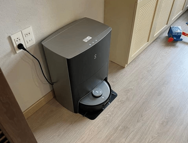 Robot hút bụi lau nhà Điện máy Chợ Lớn - Nhà phân phối Ecovacs của VietnamRobotics.vn 1 Robot hut bui lau nha Dien may Cho Lon Nha phan phoi Ecovacs cua VietnamRobotics.vn 1