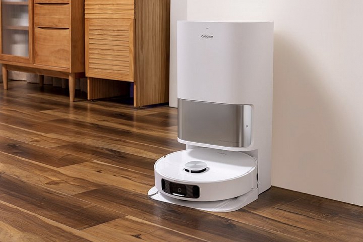 Robot hút bụi và lau nhà