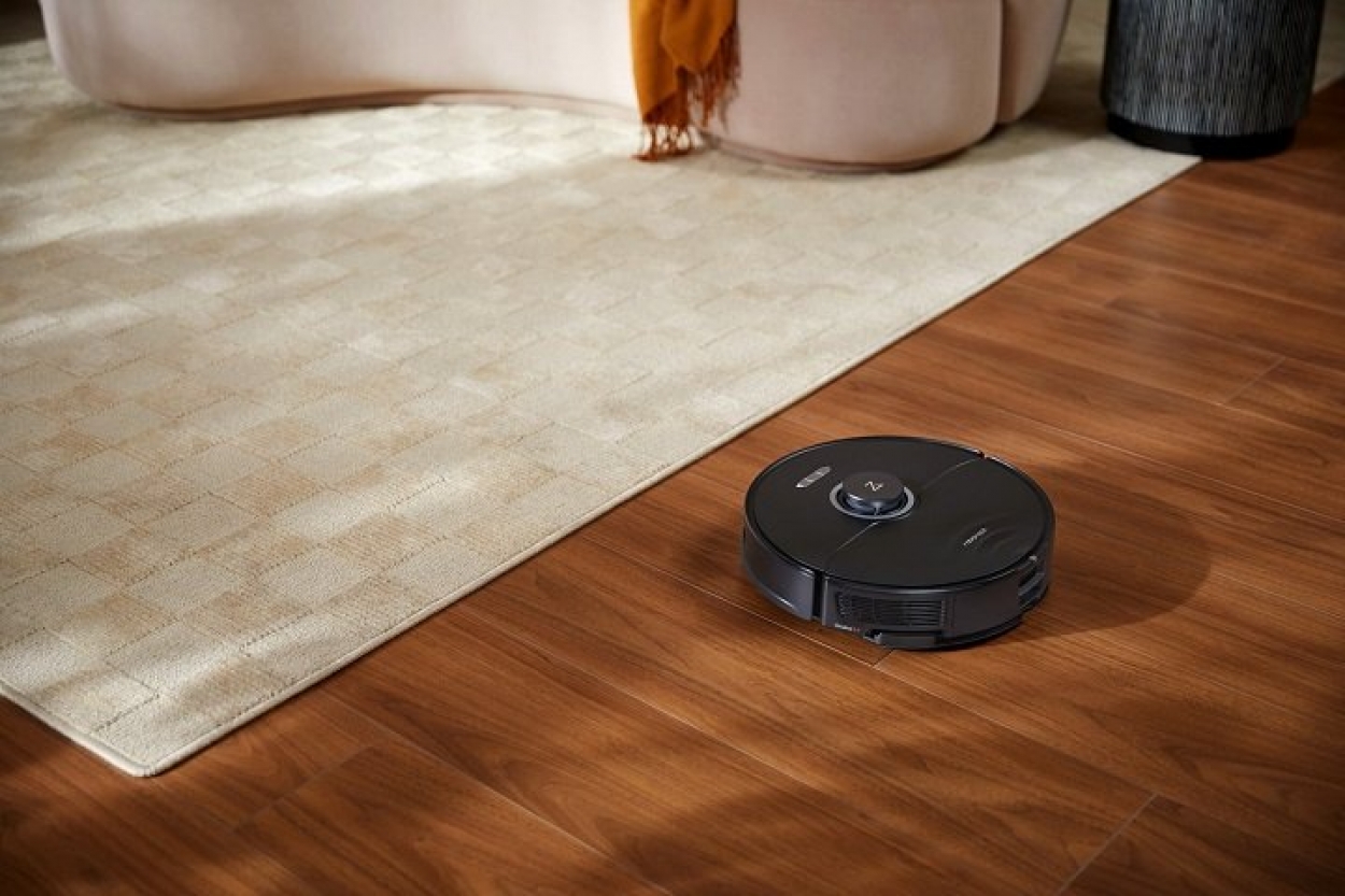Robot hút bụi tự đổ rác