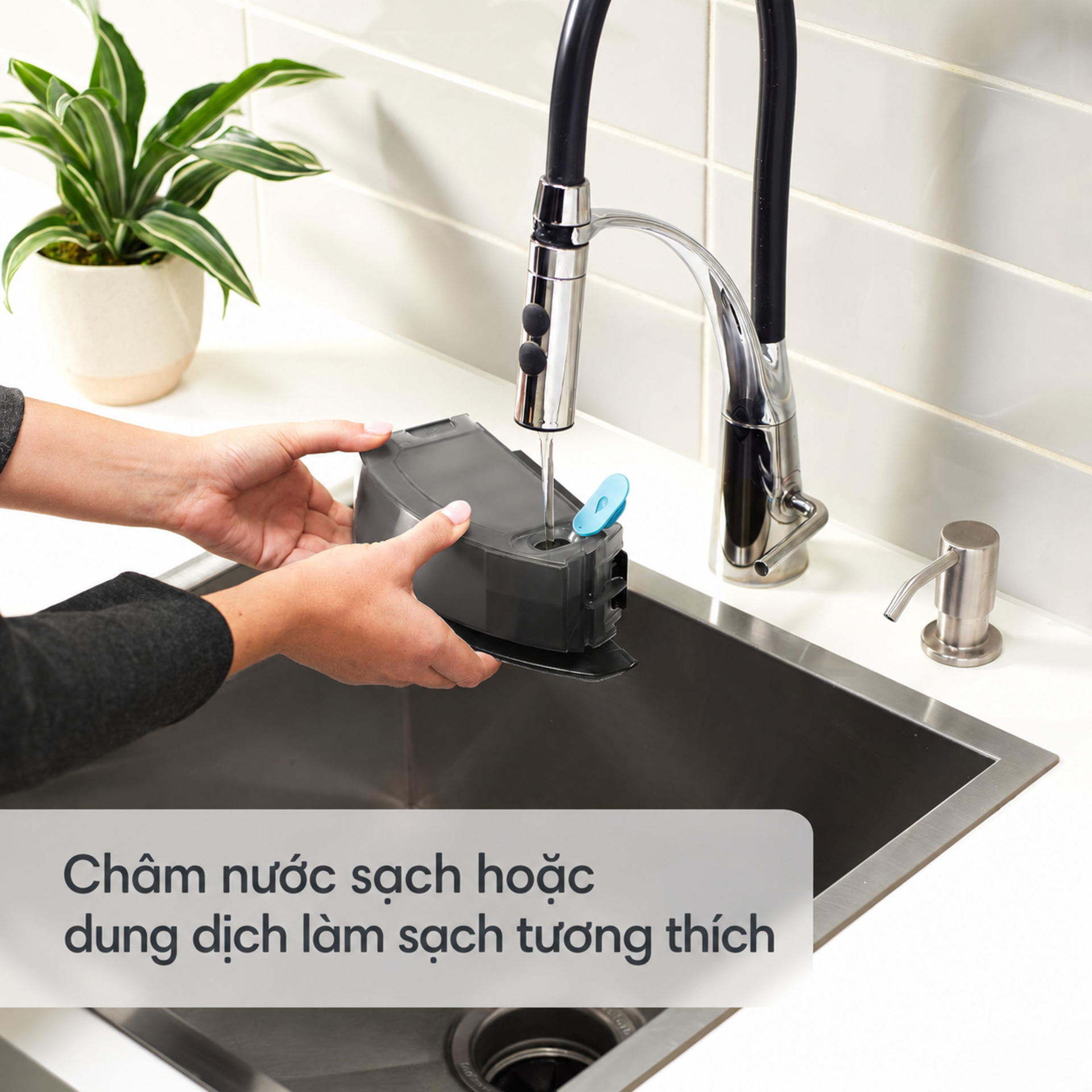 cấp nước và dung dịch lau nhà