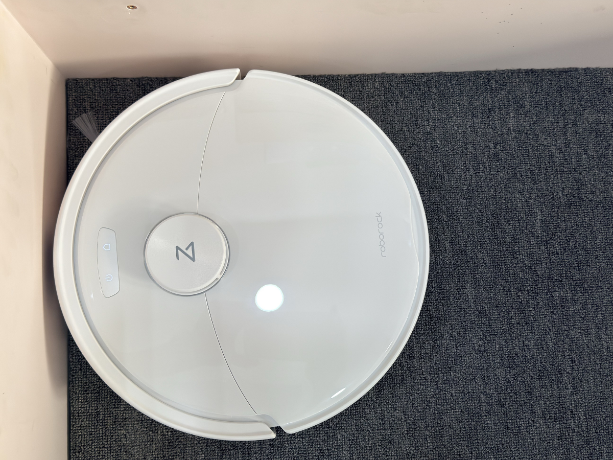 Roborock Qrevo 2 Pro làm sạch sát cạnh tường - thực tế sử dụng