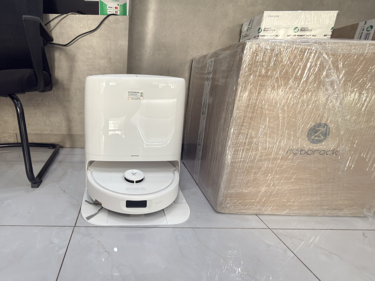 Dock sạc đa năng Roborock Qrevo 2 Pro tại nhà khách hàng